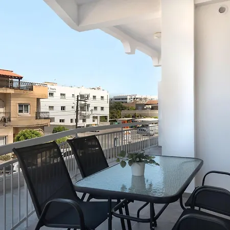 Phaedrus Living Breeze Residences Finesse *